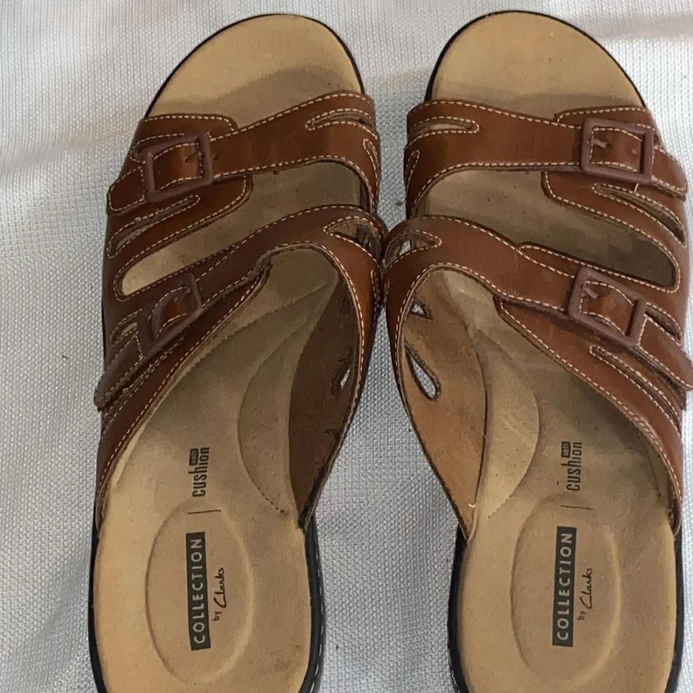 Clarks Wo size 12 Brown Leather Comfort Sandals. FAUX BUCKLE HOOK LOOP‎ STRAPS